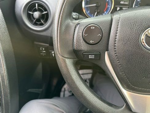 Used 2017 Toyota Corolla L FWD image 12