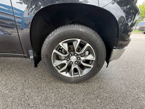 Used 2022 Chevrolet Silverado 1500 LT AWD/4WD image 36