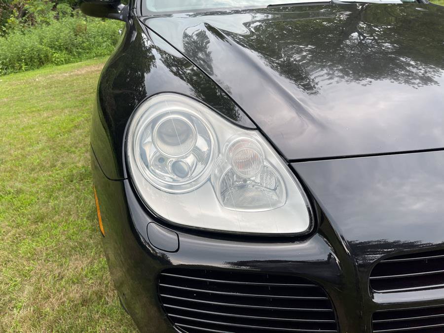 Used 2005 Porsche Cayenne Turbo AWD/4WD image 3