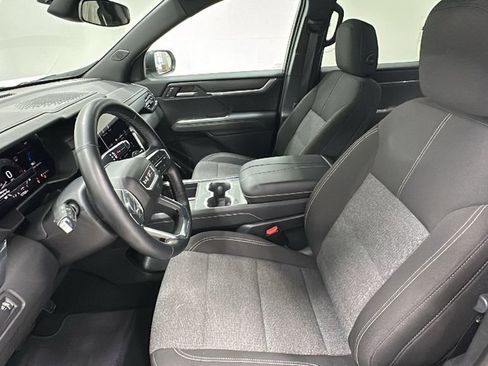 Used 2025 GMC Acadia Elevation image 9