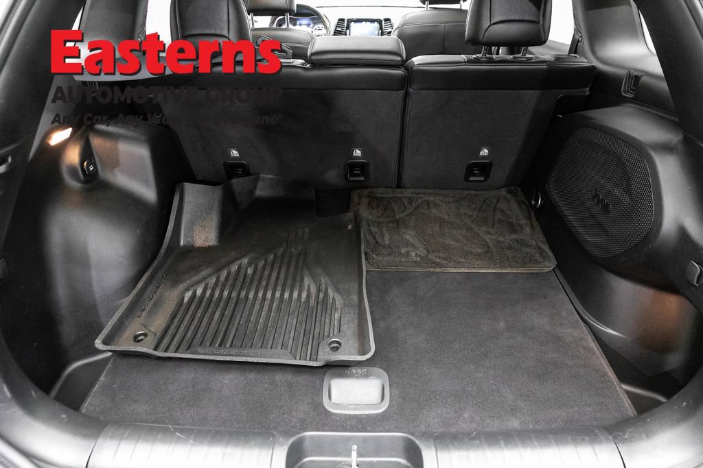 Used 2021 Jeep Cherokee Limited w/ Mopar Interior Package AWD/4WD image 10