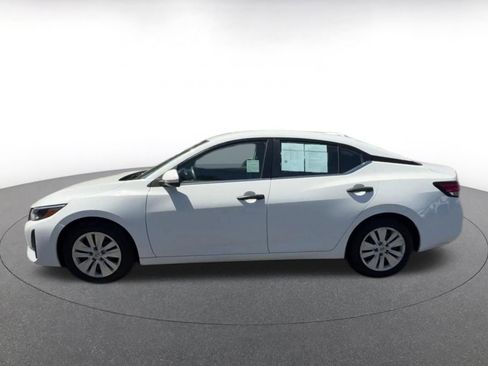 Used 2025 Nissan Sentra S FWD image 9
