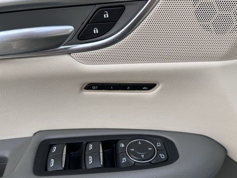 Used 2018 Cadillac XT5 Luxury w/ Driver Awareness Package image 14