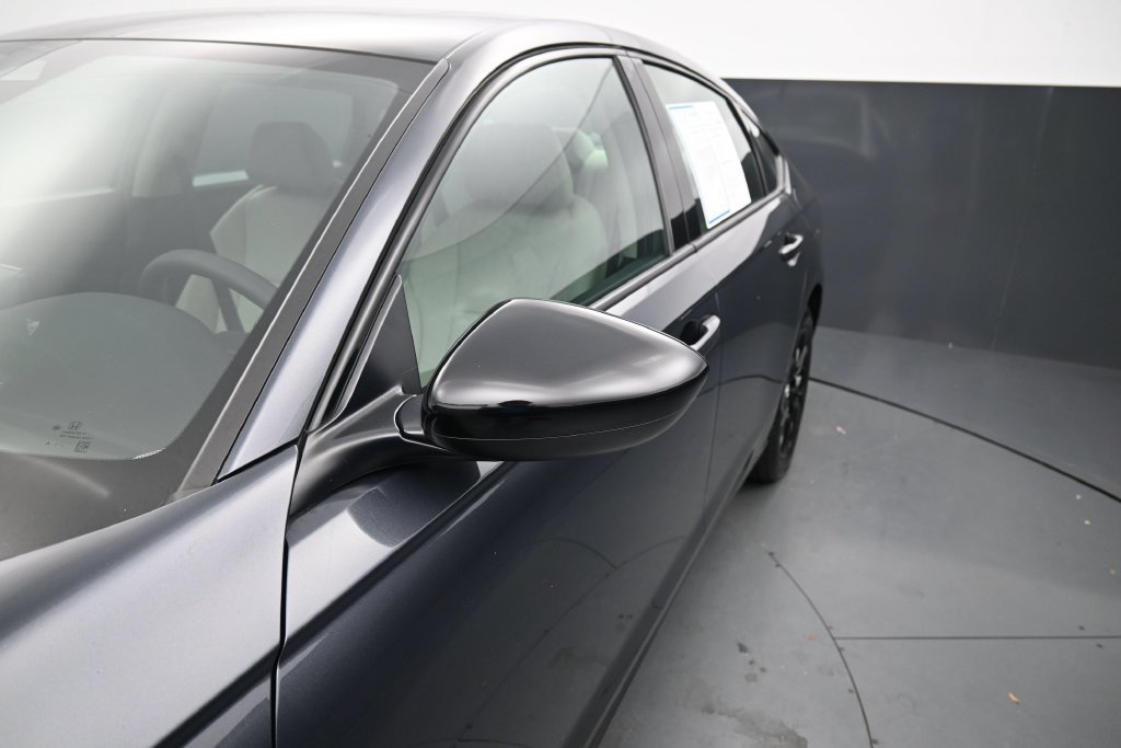 Used 2025 Honda Accord SE image 12