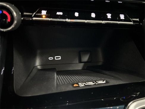 New 2025 Chevrolet Traverse LT w/ Sun and Wheel Package image 35