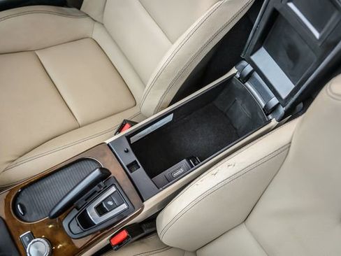 Used 2015 Mercedes-Benz SLK 250 image 36