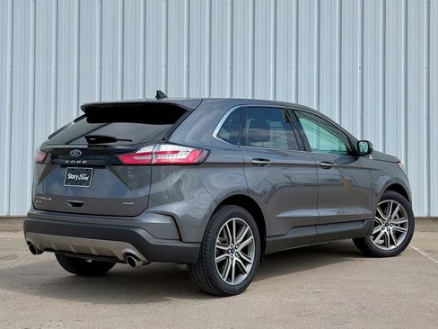Used 2021 Ford Edge Titanium AWD/4WD image 6