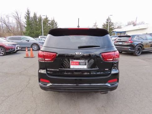 Used 2019 Kia Sorento LX image 5