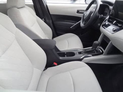 Used 2023 Toyota Corolla Cross L image 10