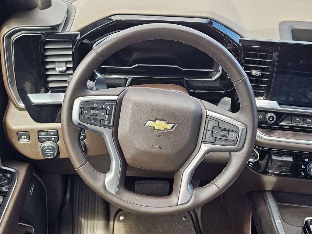 Certified 2025 Chevrolet Silverado 1500 LTZ w/ LTZ Premium Package AWD/4WD image 19