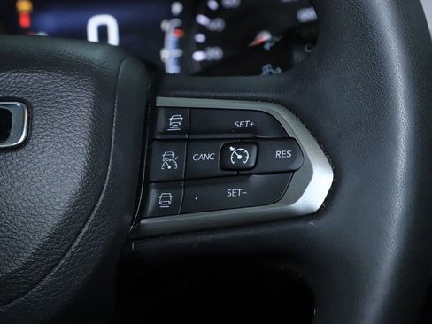 Used 2025 Jeep Compass Limited AWD/4WD image 22