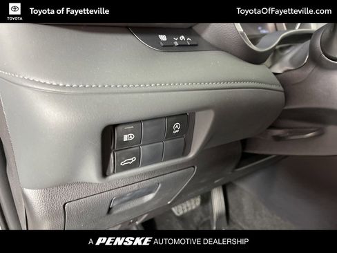 Certified 2025 Toyota Highlander XLE image 29