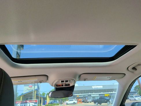 Used 2025 Chevrolet Trax ACTIV w/ Sunroof Package FWD image 22