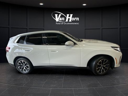 Used 2025 BMW X3 xDrive30i w/ Premium Package AWD/4WD image 8