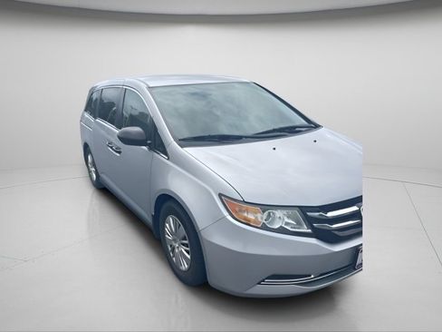 Used 2014 Honda Odyssey LX image 3