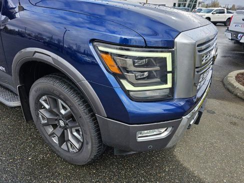Used 2021 Nissan Titan Platinum Reserve w/ Moonroof Package image 10