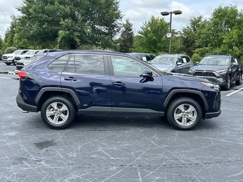 Used 2025 Toyota RAV4 XLE AWD/4WD image 3