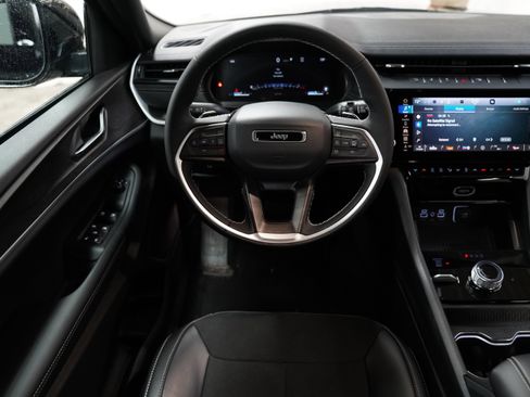 New 2026 Jeep Grand Cherokee Altitude image 12