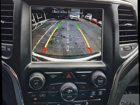 Used 2017 Jeep Grand Cherokee Altitude RWD image 20