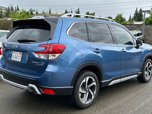 Used 2024 Subaru Forester Touring image 2