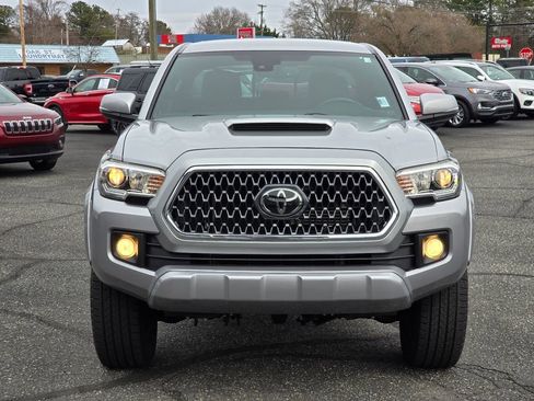 Used 2019 Toyota Tacoma TRD Sport w/ Technology Package image 22