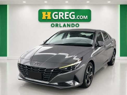Used 2021 Hyundai Elantra SEL w/ Convenience + Premium Package FWD image 4