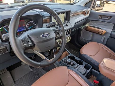 Used 2022 Ford Maverick Lariat image 18