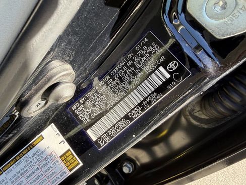 Used 2014 Toyota Prius Three w/ Solar Roof Package image 29