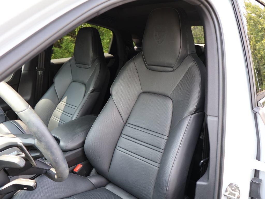 Certified 2025 Porsche Cayenne Coupe AWD/4WD image 5