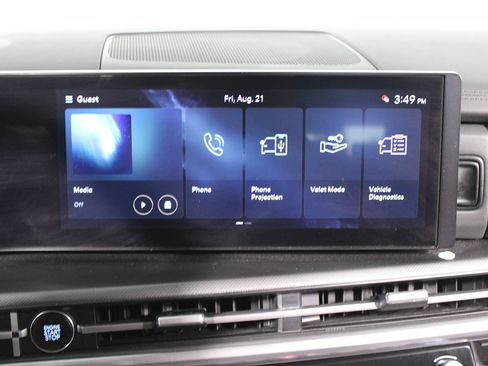 Used 2025 Hyundai Santa Fe SEL FWD image 14