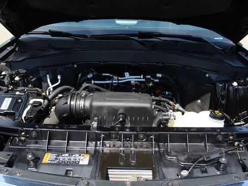 Used 2023 Ford Explorer XLT image 24