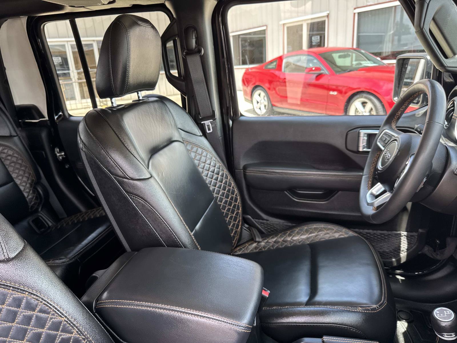 Used 2023 Jeep Gladiator Overland AWD/4WD image 10