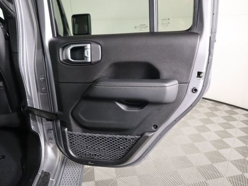 Used 2020 Jeep Gladiator Overland image 28