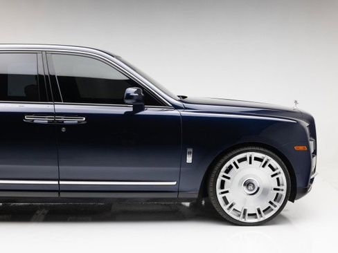 Used 2019 Rolls-Royce Cullinan image 23