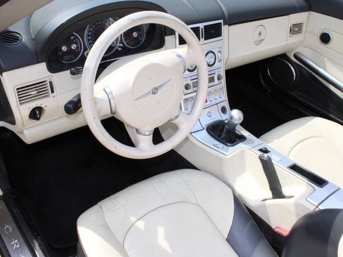 Used 2005 Chrysler Crossfire Limited RWD image 13