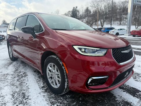 New 2026 Chrysler Pacifica Select image 6