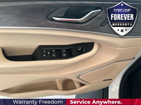 Used 2024 Jeep Grand Cherokee Limited 4xe AWD/4WD image 11