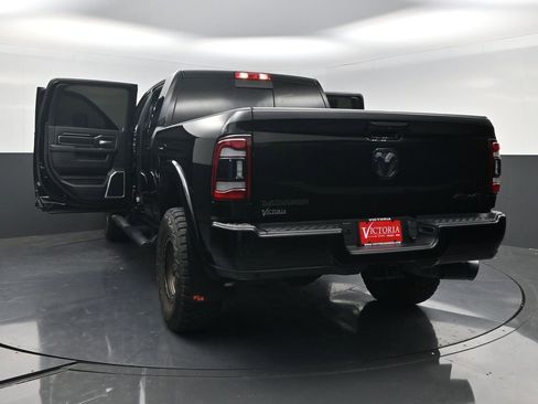 Used 2022 RAM 3500 Laramie w/ Night Edition image 26