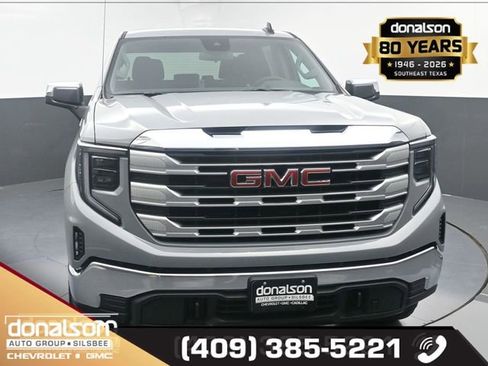 Used 2025 GMC Sierra 1500 SLE w/ X31 Off-Road Package AWD/4WD image 3
