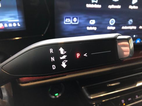 Used 2026 Chevrolet Traverse RS image 33