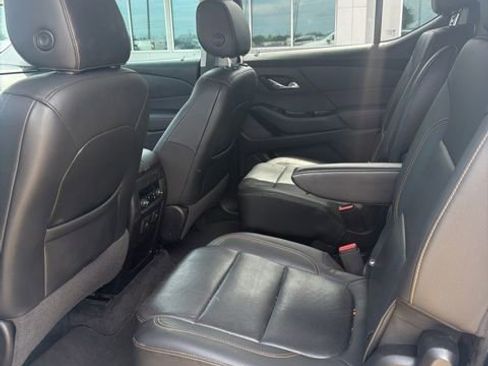 Used 2019 Chevrolet Traverse Premier w/ Driver Confidence II Package FWD image 6