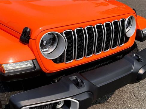 Certified 2025 Jeep Wrangler Unlimited Sahara AWD/4WD image 25