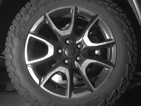 Used 2025 Jeep Compass Trailhawk image 15