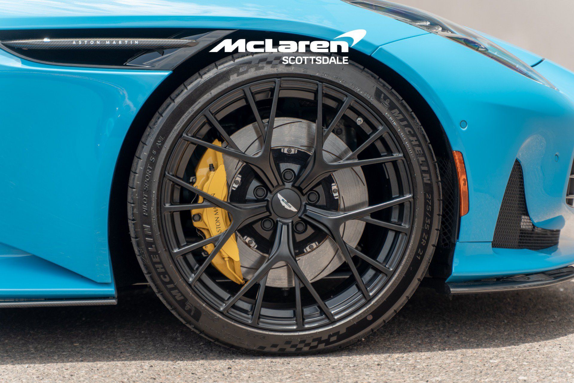 Used 2024 Aston Martin DB12 Coupe RWD image 36