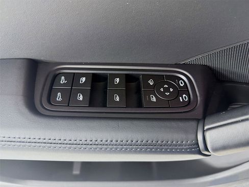 Certified 2025 Porsche Cayenne Coupe AWD/4WD image 8
