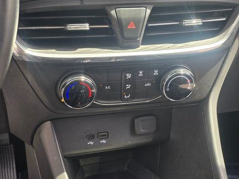 Certified 2025 Buick Encore GX Preferred FWD image 26