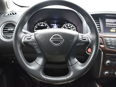 Used 2017 Nissan Pathfinder Platinum w/ Cargo Package image 14