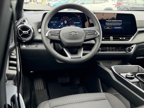 New 2026 Chevrolet Equinox LT w/ Midnight Edition FWD image 7