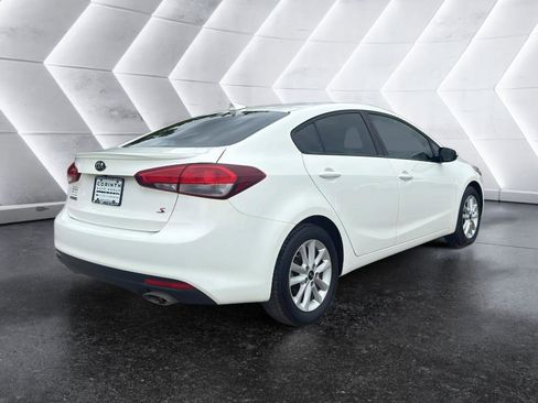 Used 2017 Kia Forte S FWD image 7