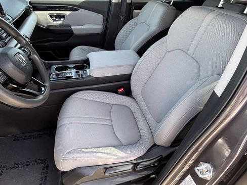 Certified 2023 Honda Pilot LX image 15